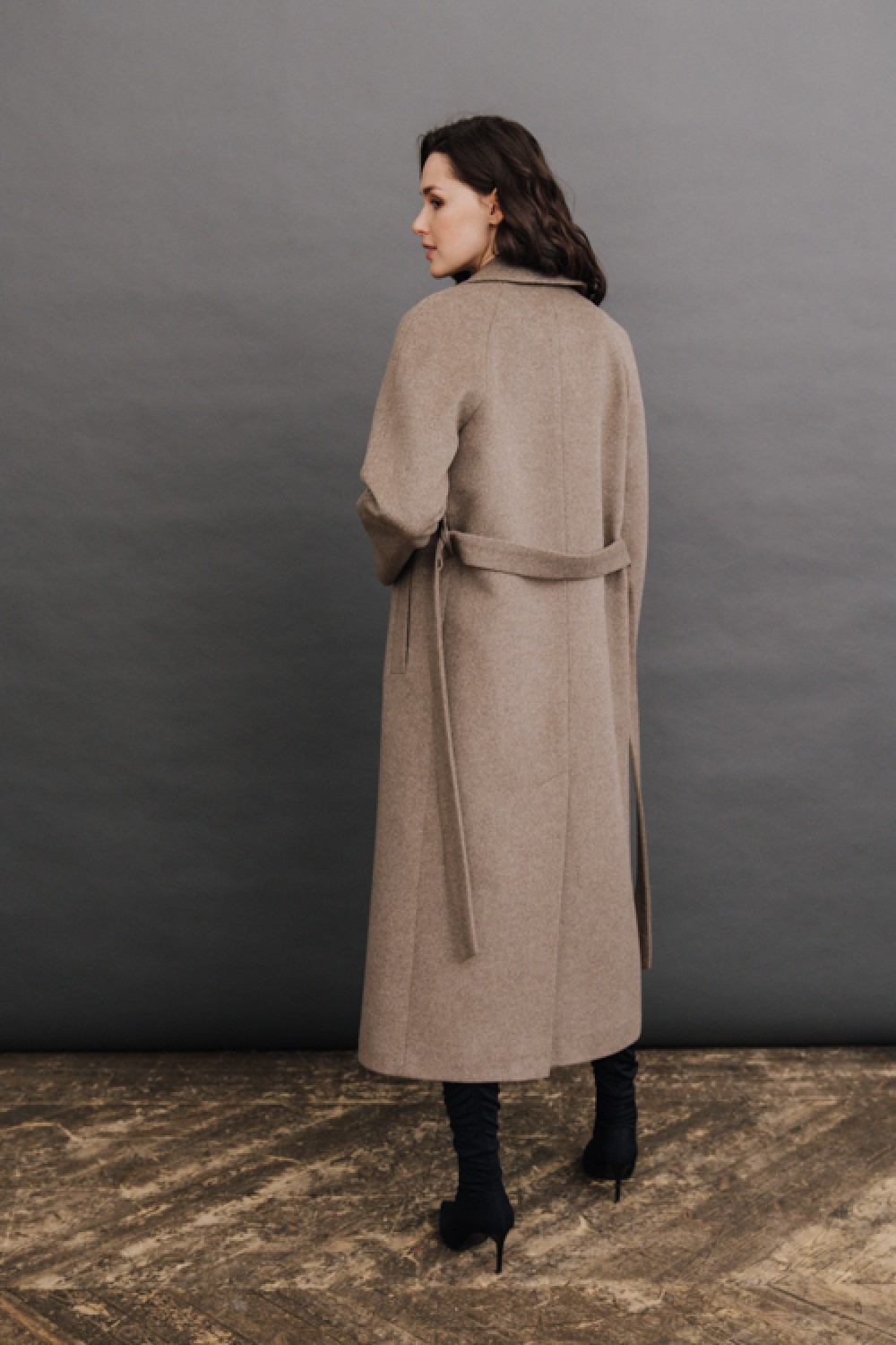 Длинное пальто-халат с прорезными карманами AS063m1